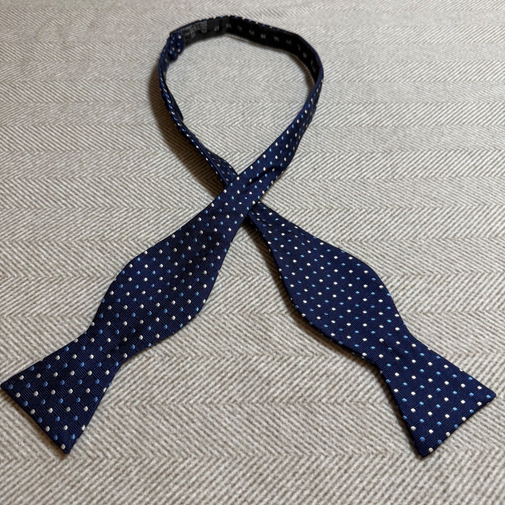 Brooks Brothers Makers Navy Blue Polka Dot Silk Self-Tie Bow Tie Made in USA
